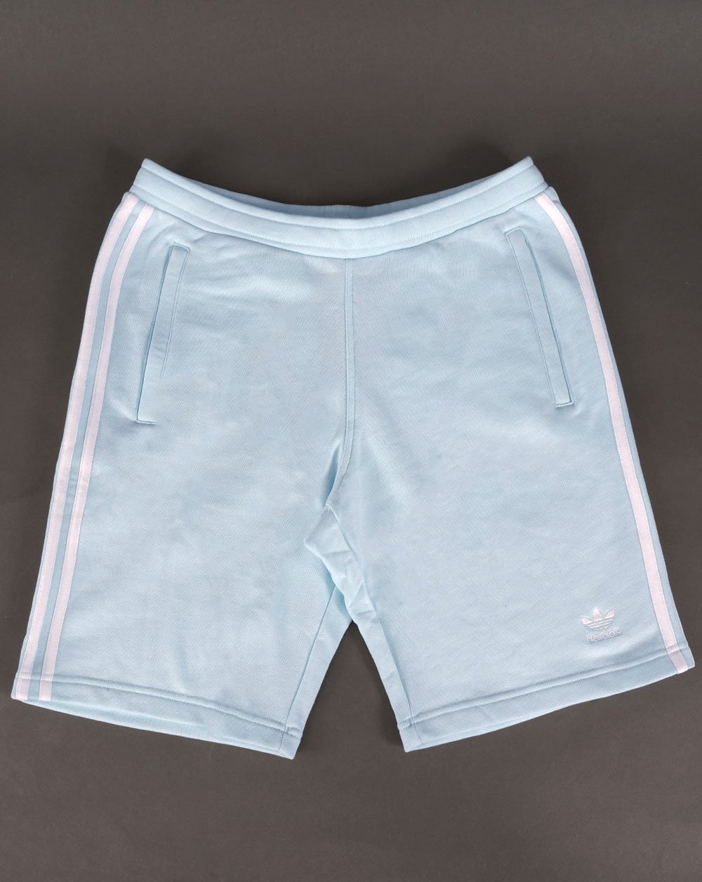 Adidas Originals – Shorts mit 3 Streifen und Reißverschlusstasche, Eisblau