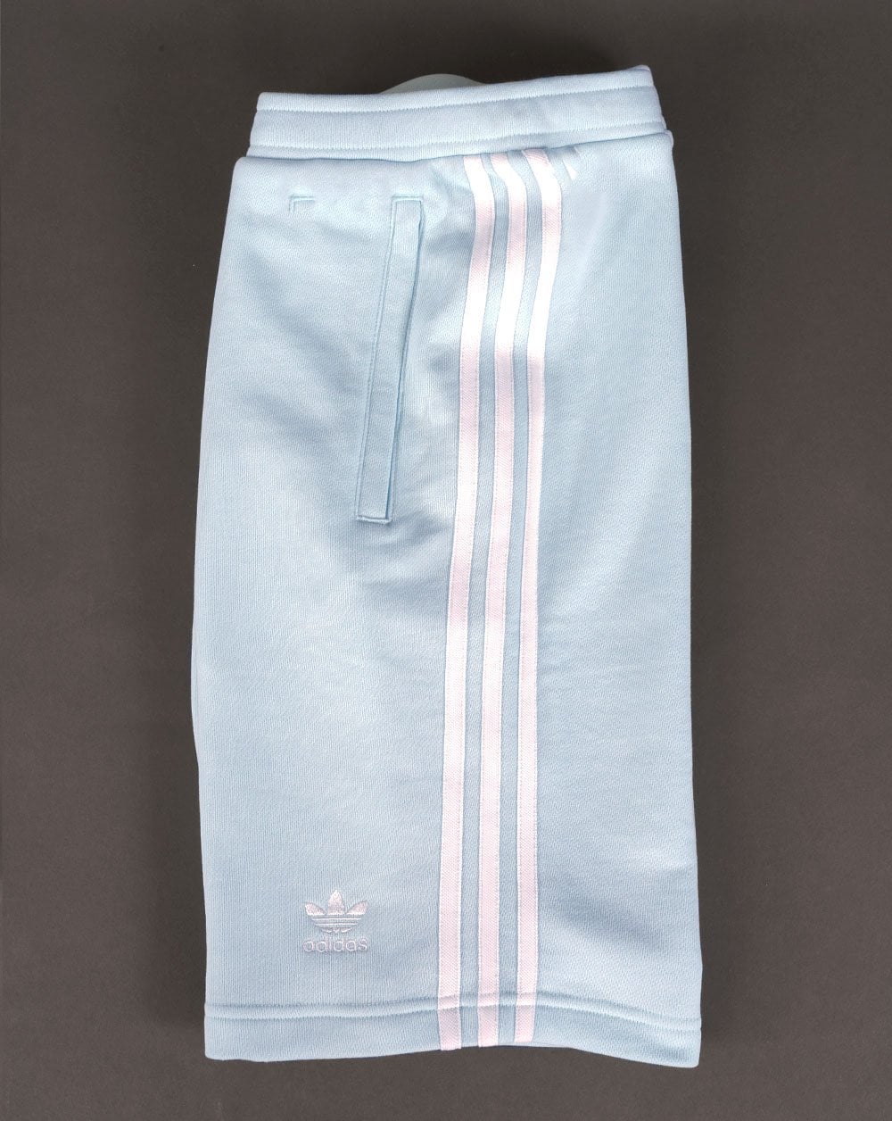 Adidas Originals – Shorts mit 3 Streifen und Reißverschlusstasche, Eisblau
