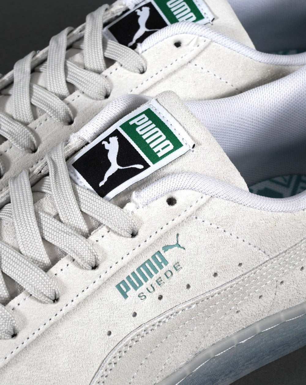 Puma Suede Trainer – Eisgraue, durchscheinende Sohle