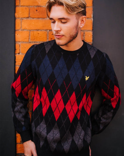 Lyle &amp; Scott – Pullover mit Rundhalsausschnitt und britischem Argyle-Muster, tiefschwarz