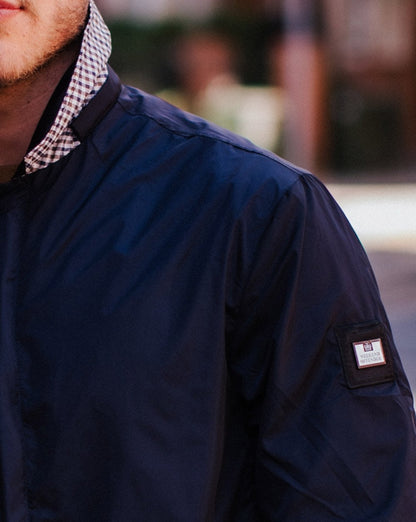 Weekend Offender Regenmantel mit Kapuze, Marineblau