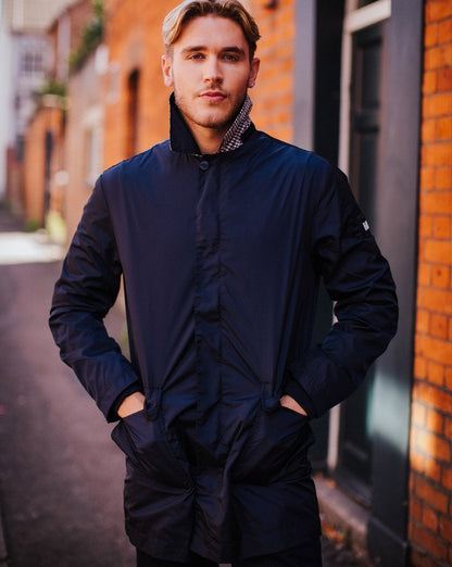 Weekend Offender Regenmantel mit Kapuze, Marineblau