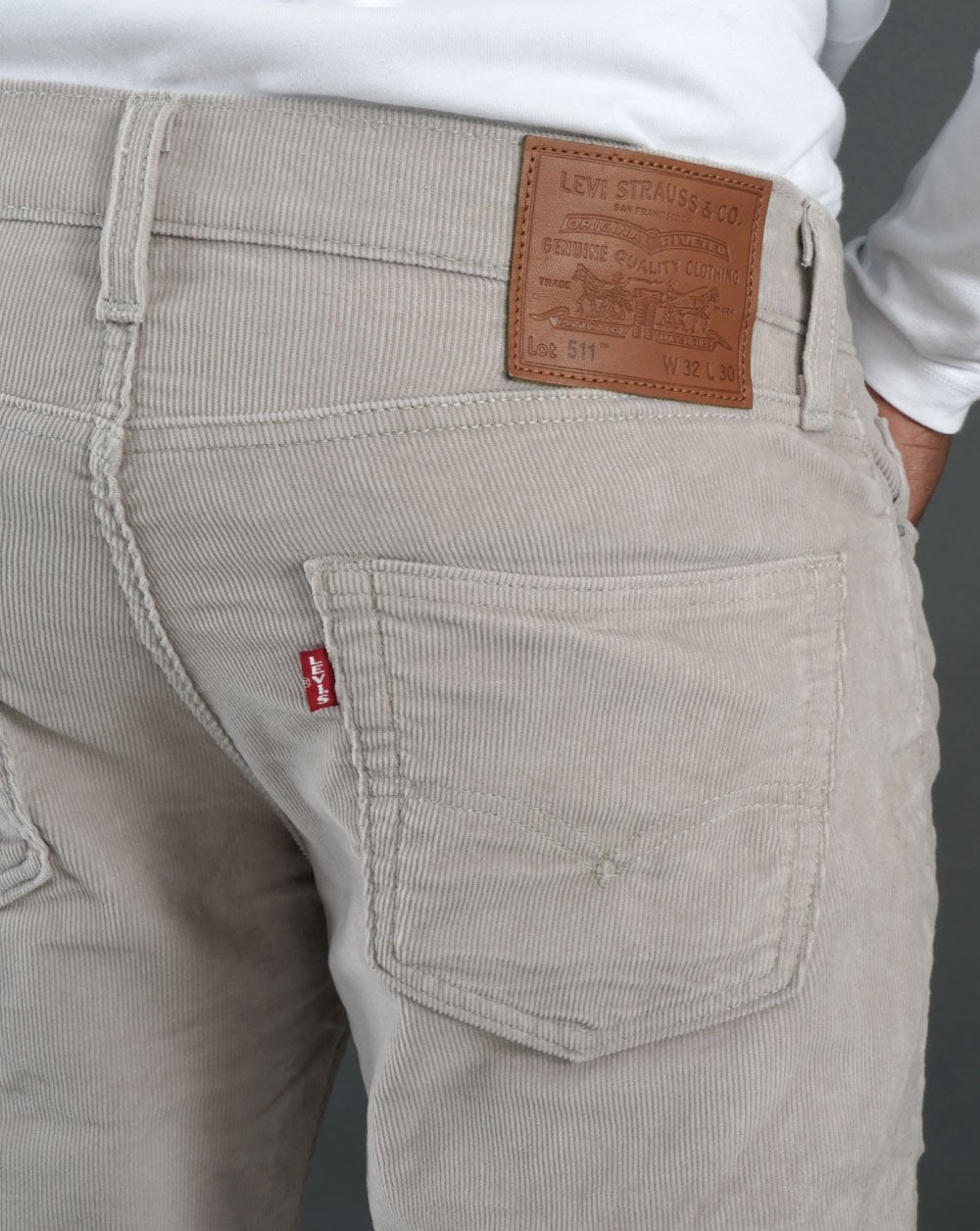 Levi's – 511 – Slim Fit-Cordhose in Stein
