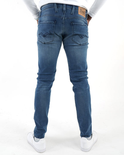 Replay – Anbass – Slim-Fit-Jeans in verwaschenem Blau