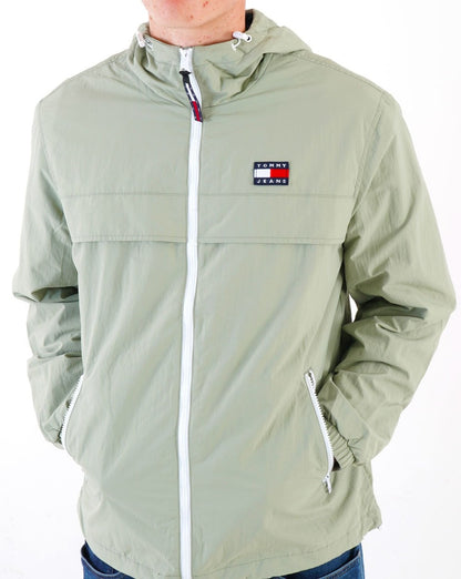 Tommy Jeans – Chicago – Windjacke in verblasstem Grün