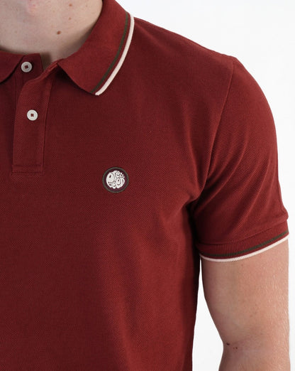 Pretty Green Poloshirt mit Streifen in Burgunderrot