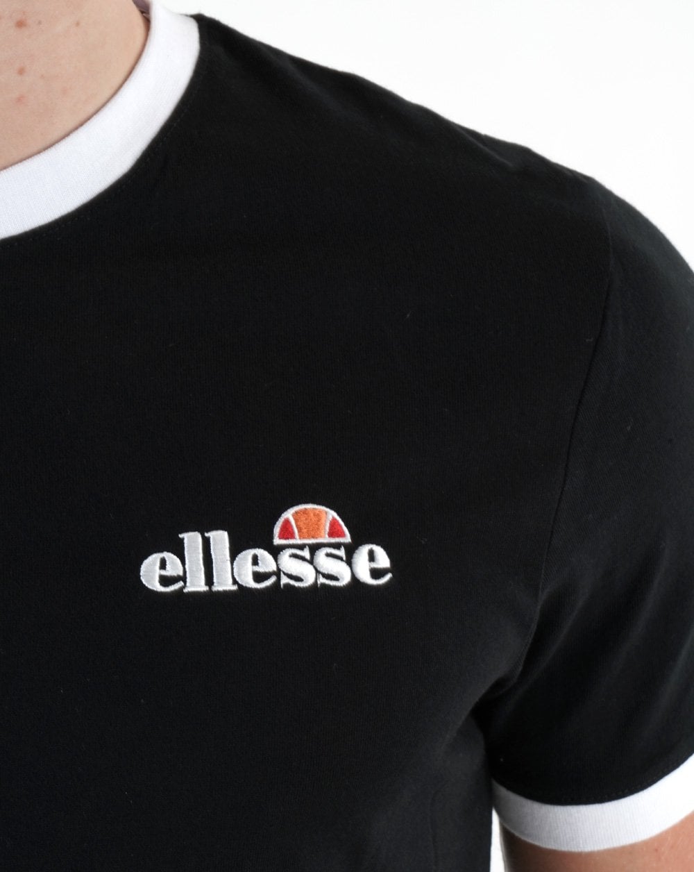 Ellesse – Ringer-T-Shirt in Schwarz