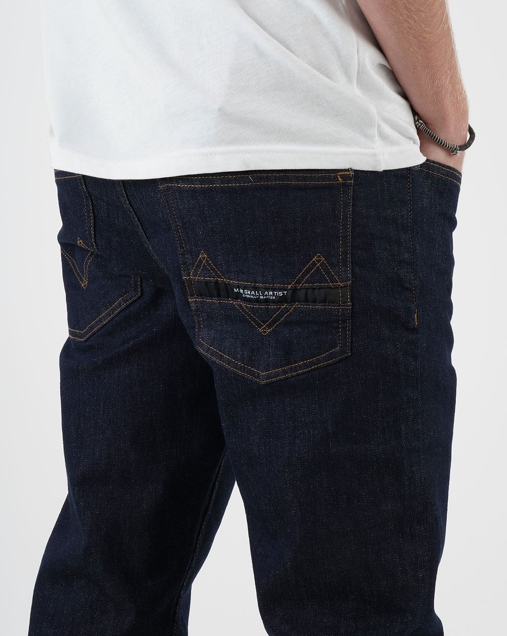 Marshall Artist – Schmal zulaufende Jeans in Indigo-Spülung