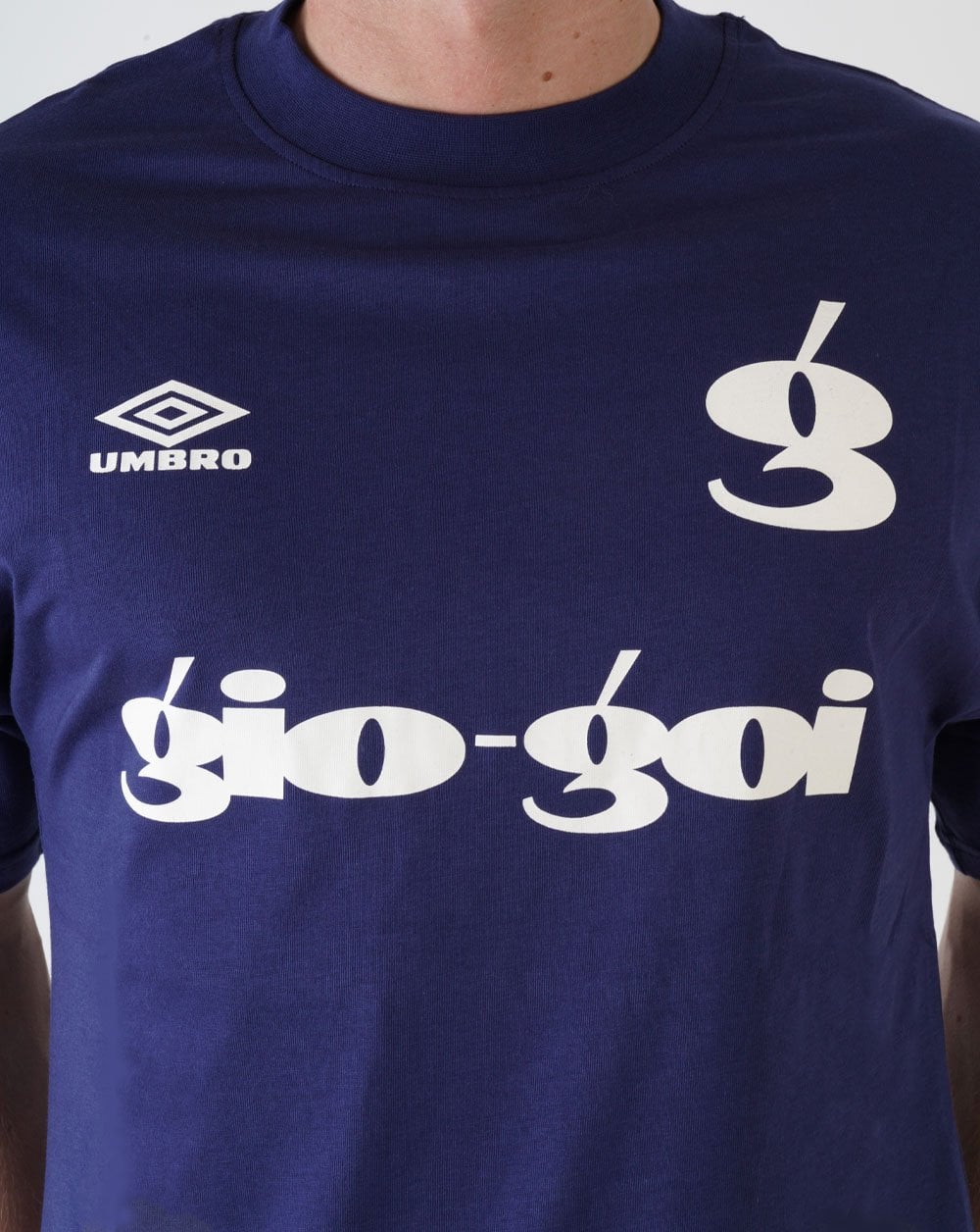 Umbro X Gio Goi Logo T-Shirt Marineblau/Off-White