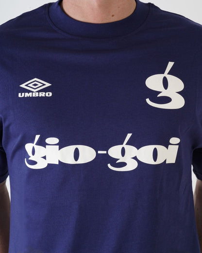 Umbro X Gio Goi Logo T-Shirt Marineblau/Off-White