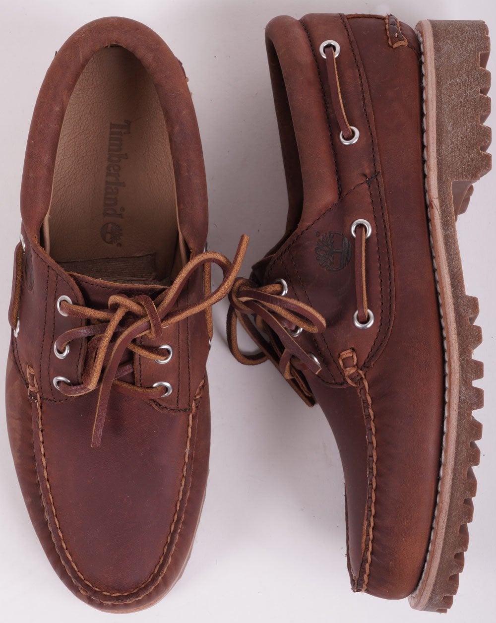 Timberland – Handgenähter Bootsschuh mit 3 Ösen in Rostrot