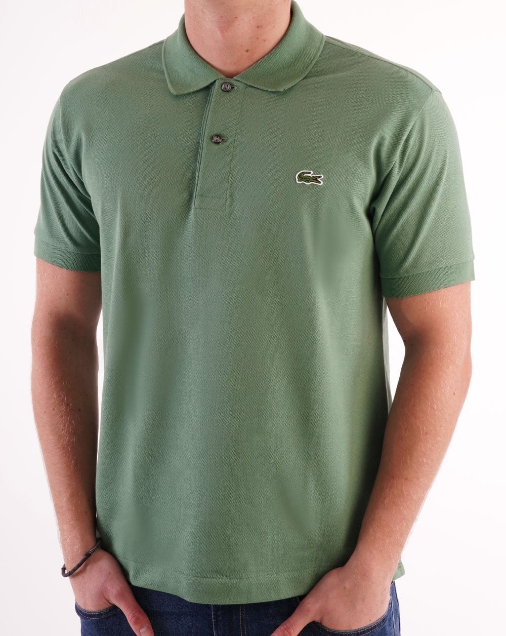 Lacoste – Klassisches Poloshirt in Aschgrün