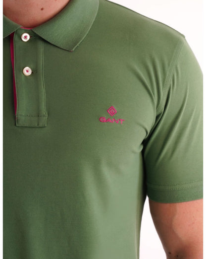 Gant Kontrastkragen Blattgrün/Pink