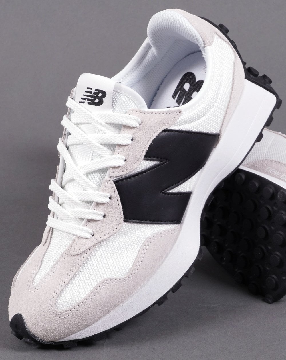 New Balance 327 Trainer Weiß/Schwarz
