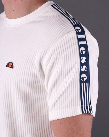 Ellesse – Velours-T-Shirt „Madiori“ in Off-White