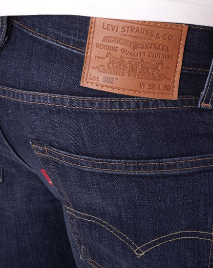 Levi's – 502 – Taper-Jeans in dunklem Indigoblau