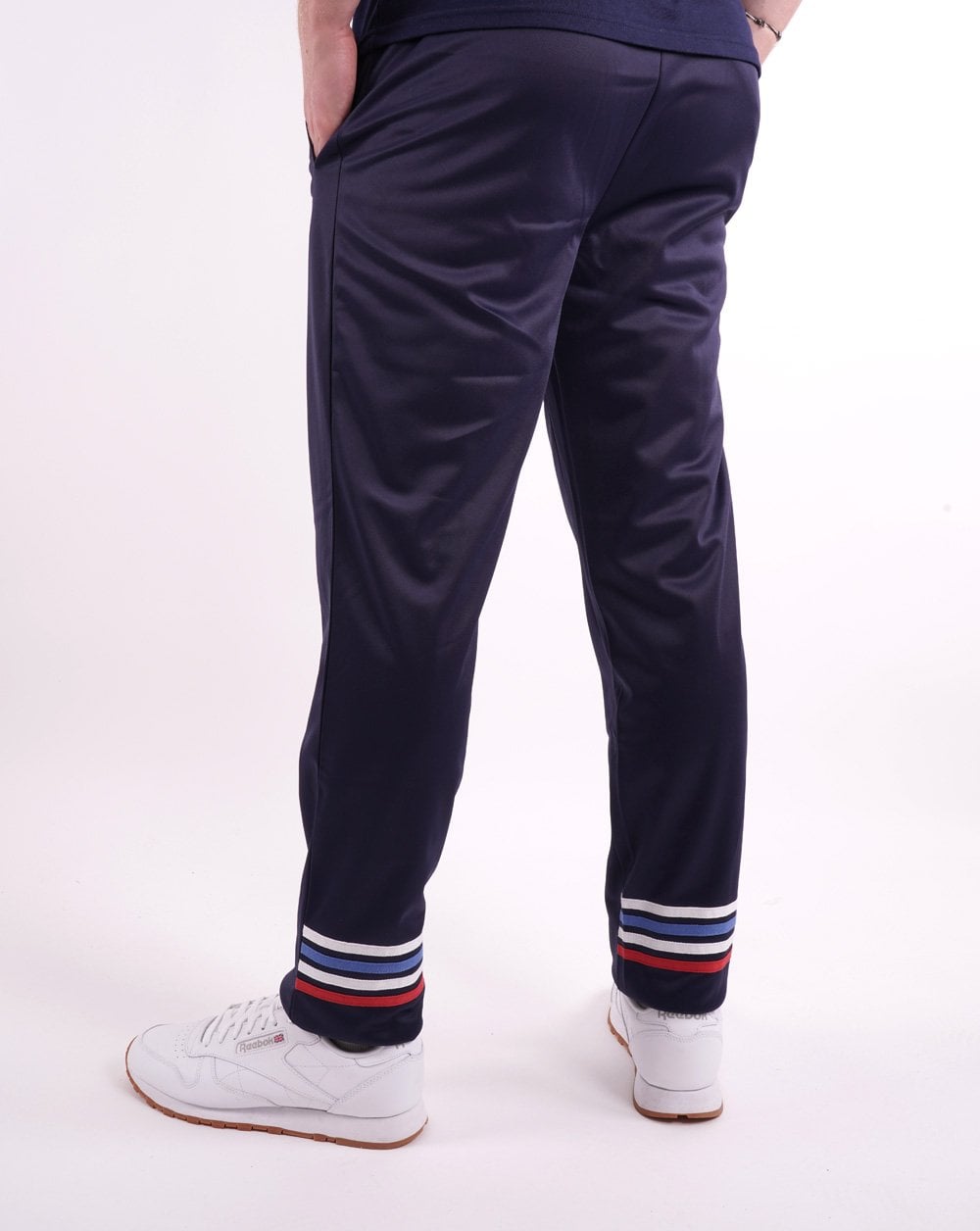 Sergio Tacchini – Trainingshose mit mehreren Streifen, Marineblau