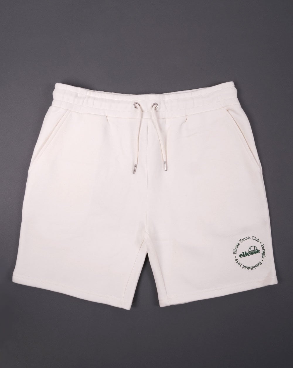 Ellesse – Lässige Sweatshorts in Off-White