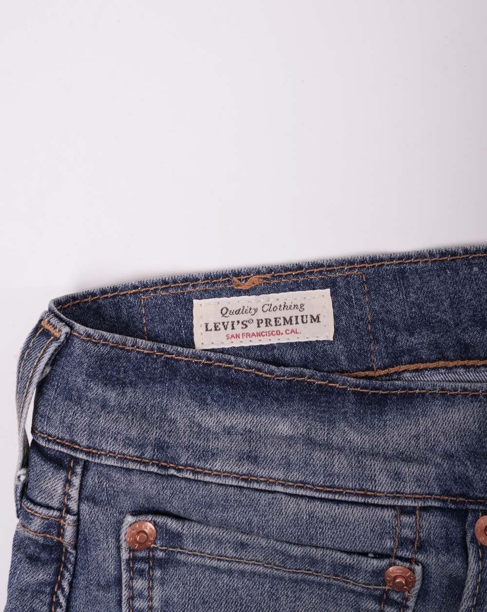 Levi's – 405 Standard – Kurze, dunkle Indigo-Waschung