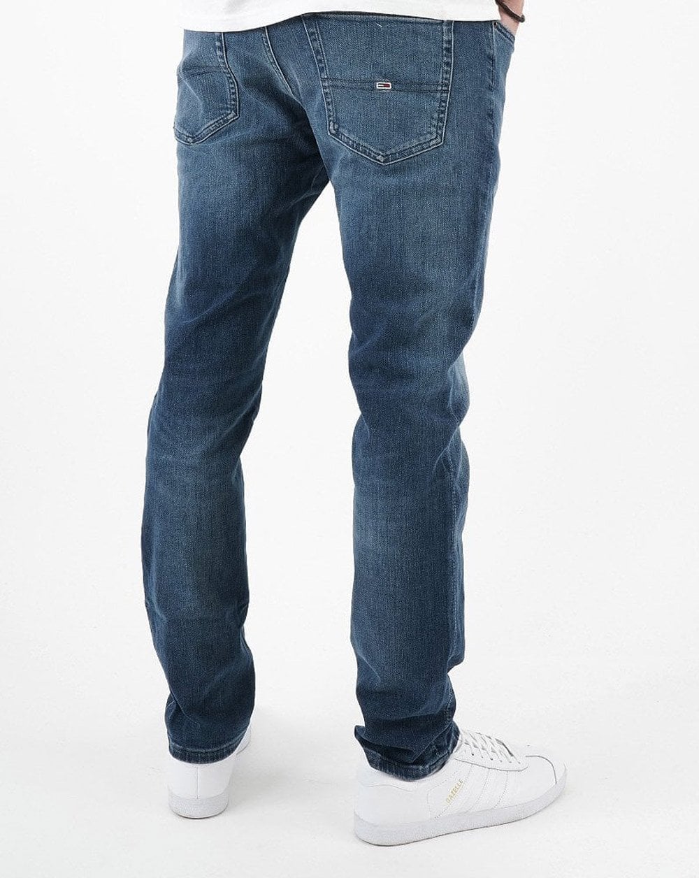 Tommy Jeans – Scanton – Schmal geschnittene Jeans in Schwarz