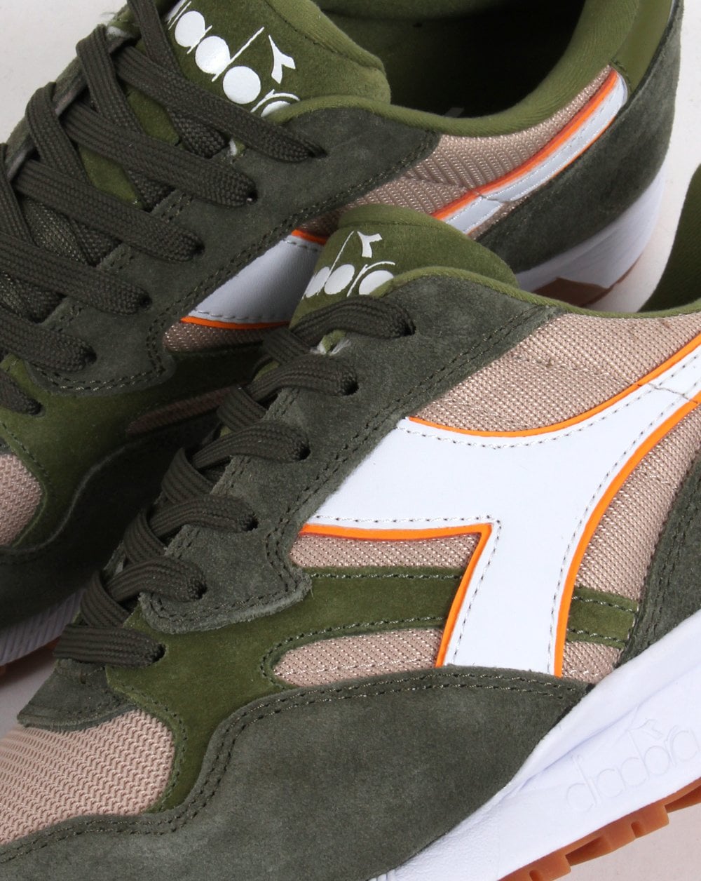 Diadora N902 Sneaker Olivgrün