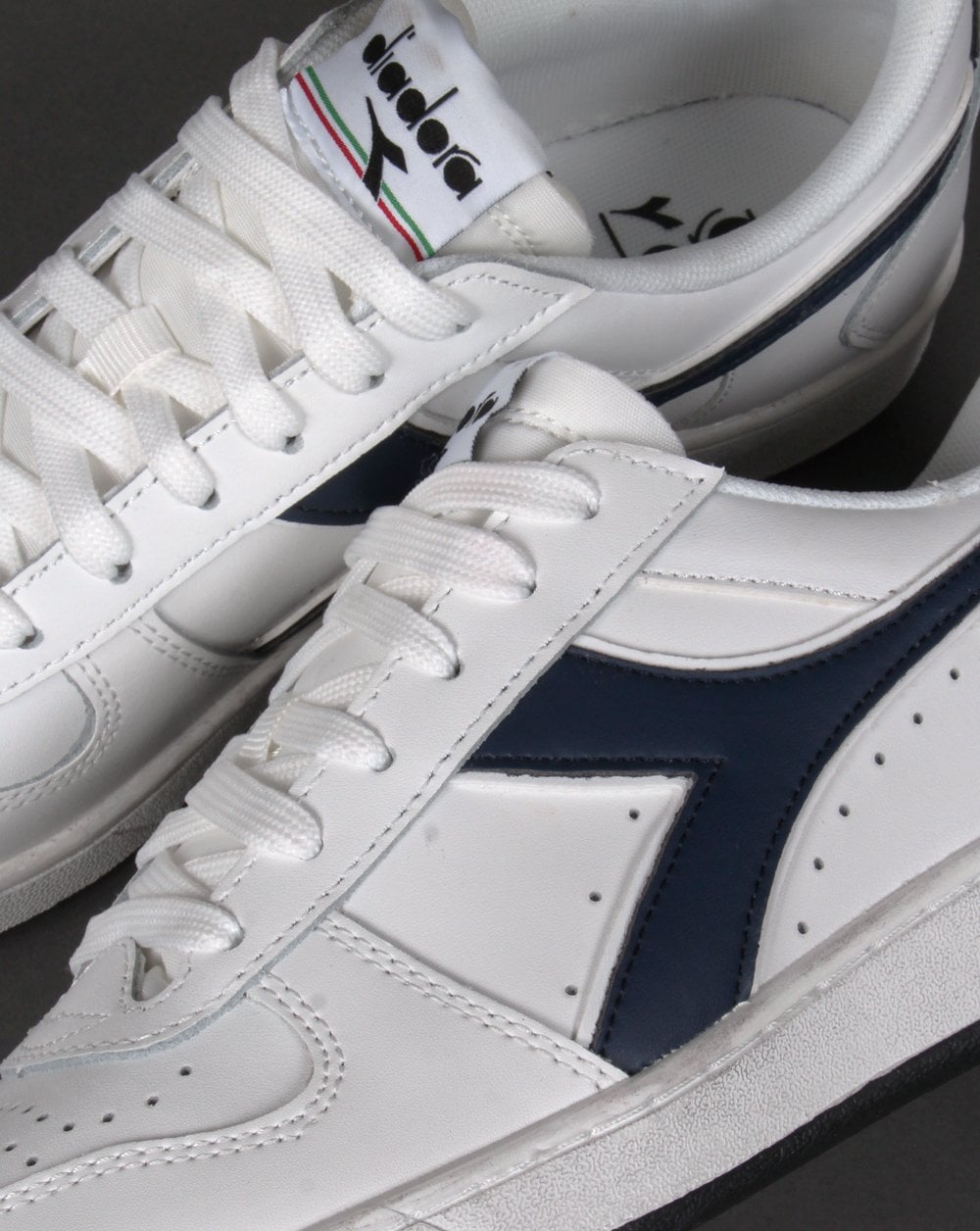 Diadora Magic Basket Sneaker Weiß/Marineblau