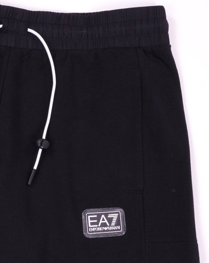 EA7 Emporio Armani – Shorts mit Knebelverschluss in Schwarz