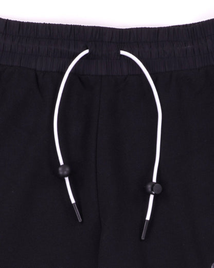 EA7 Emporio Armani – Shorts mit Knebelverschluss in Schwarz