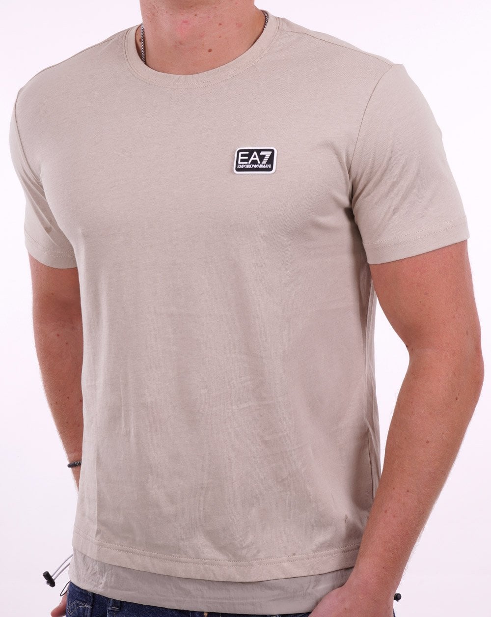EA7 Emporio Armani T-Shirt mit Knebelverschluss Beige