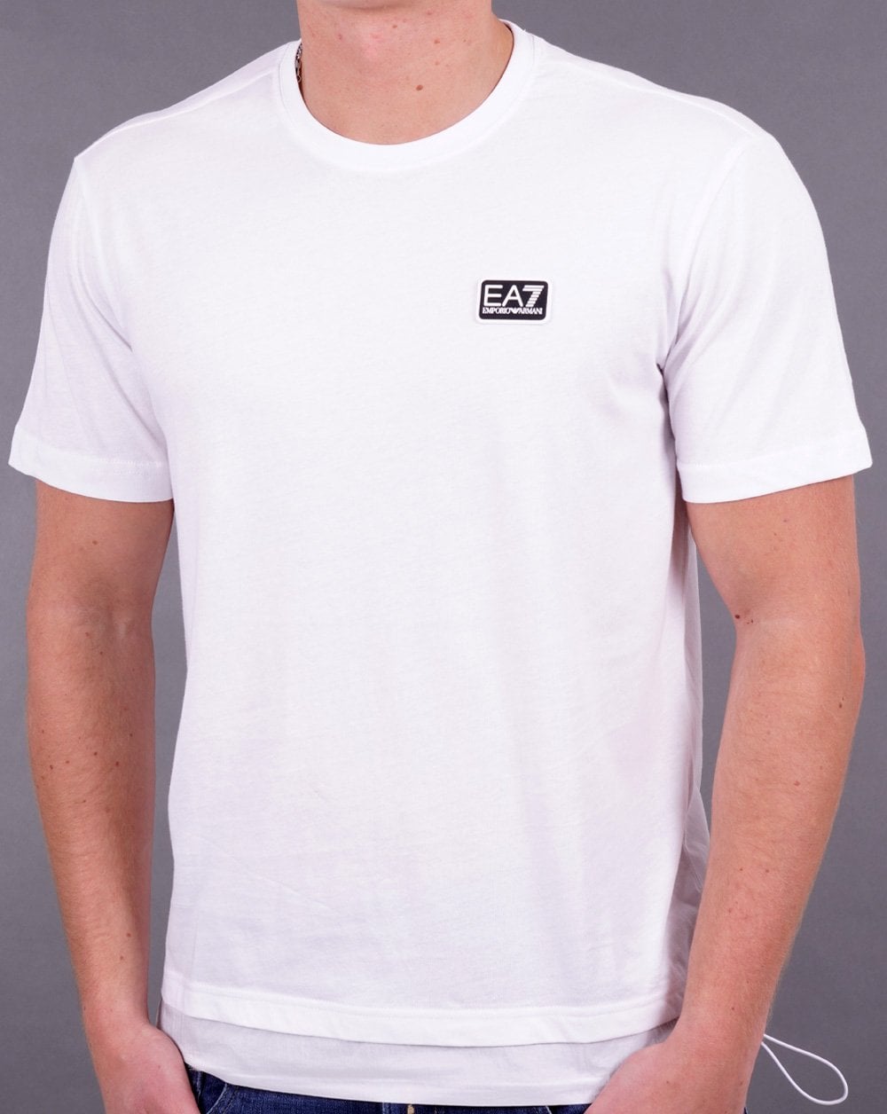 EA7 Emporio Armani T-Shirt mit Knebelverschluss Weiß