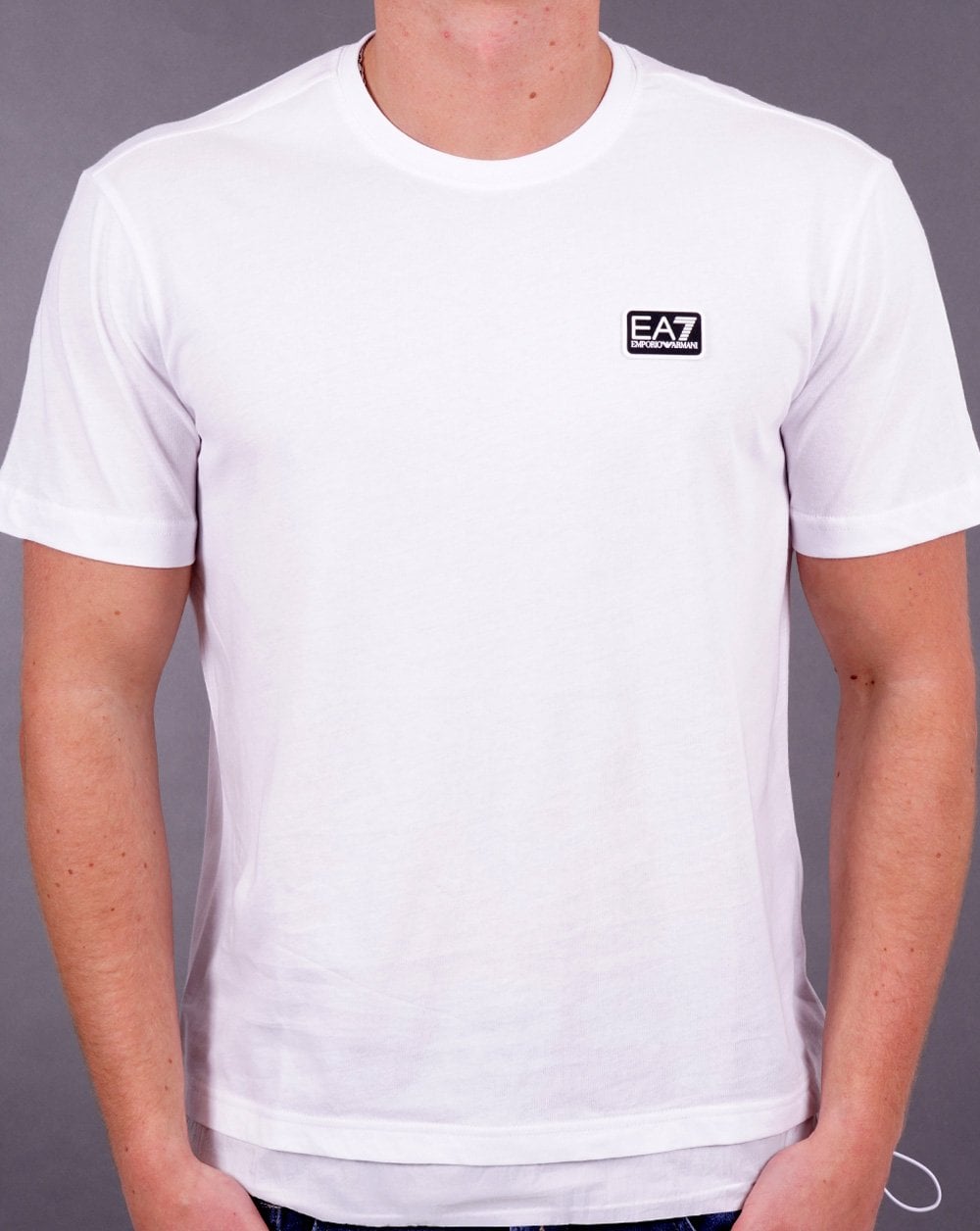 EA7 Emporio Armani T-Shirt mit Knebelverschluss Weiß