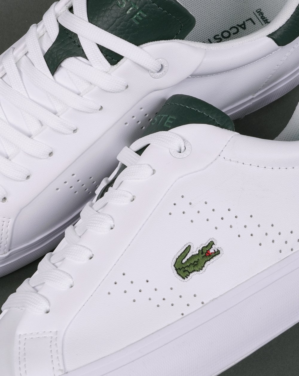 Lacoste Powercourt 2.0 Trainer Weiß/Dunkelgrün