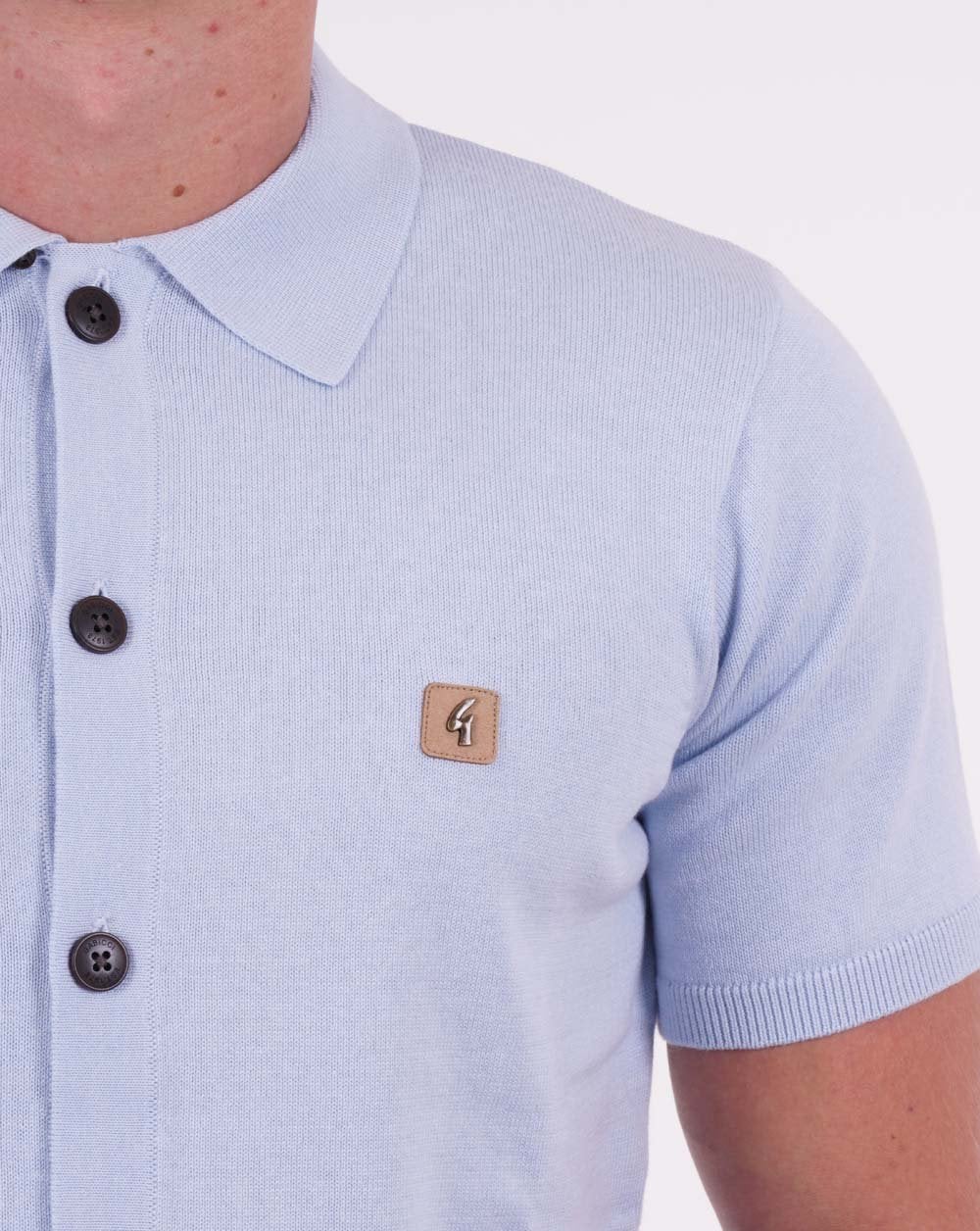 Gabicci Vintage gestricktes Cardi-Poloshirt Sky