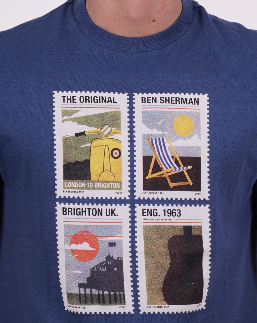 Ben Sherman – T-Shirt „Travel Stamps“ in Denimblau
