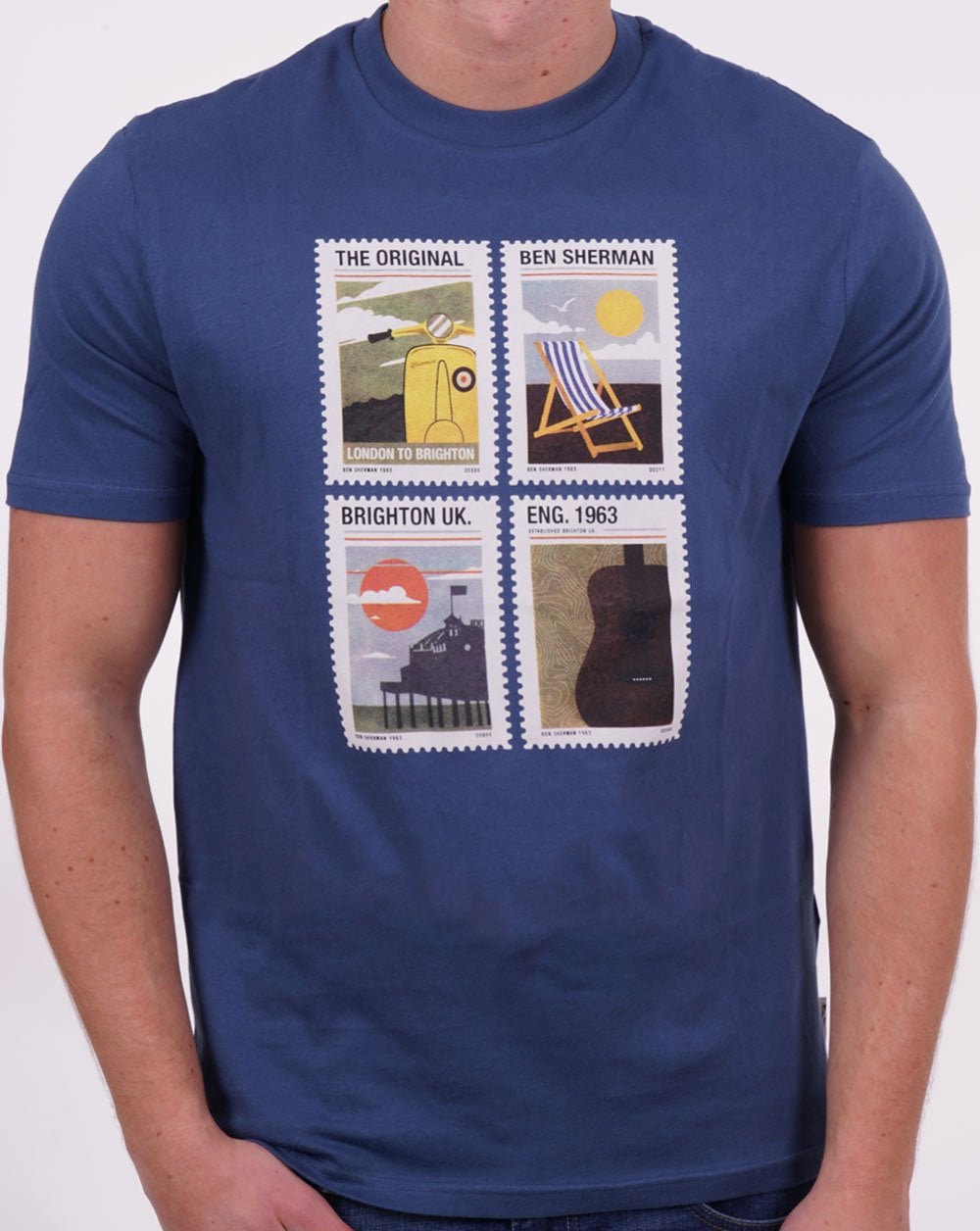 Ben Sherman – T-Shirt „Travel Stamps“ in Denimblau