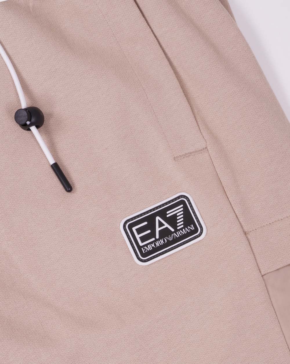 EA7 Emporio Armani Shorts mit Knebelverschluss Beige