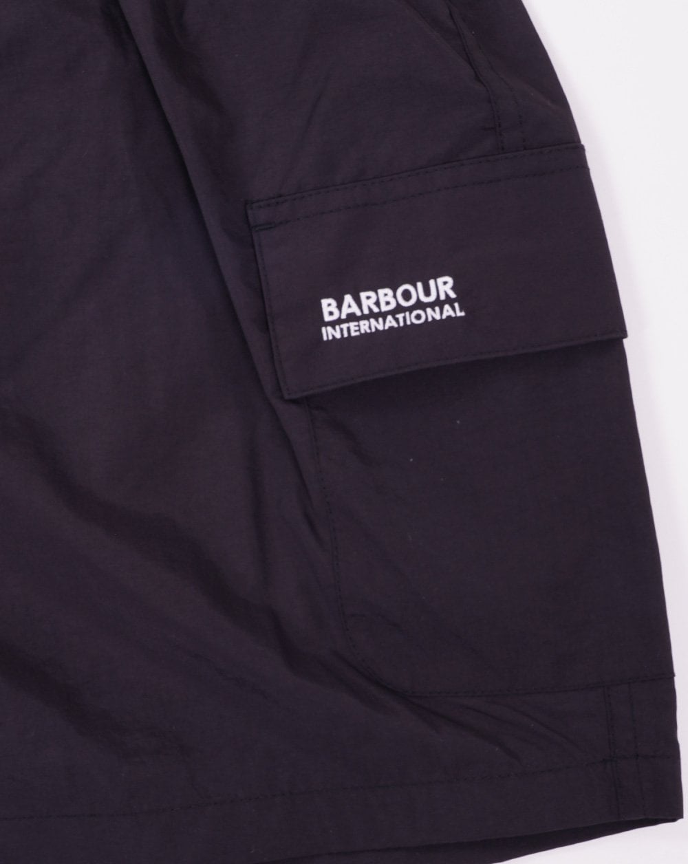 Barbour International Badeshorts mit Taschen in Schwarz