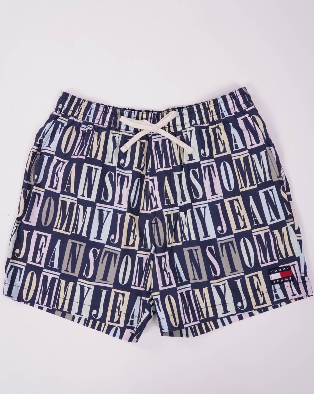 Tommy Jeans – Strandshorts in Marineblau/Pastell