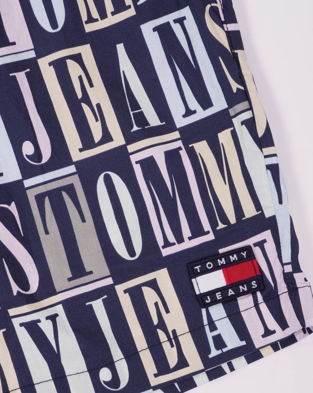 Tommy Jeans – Strandshorts in Marineblau/Pastell