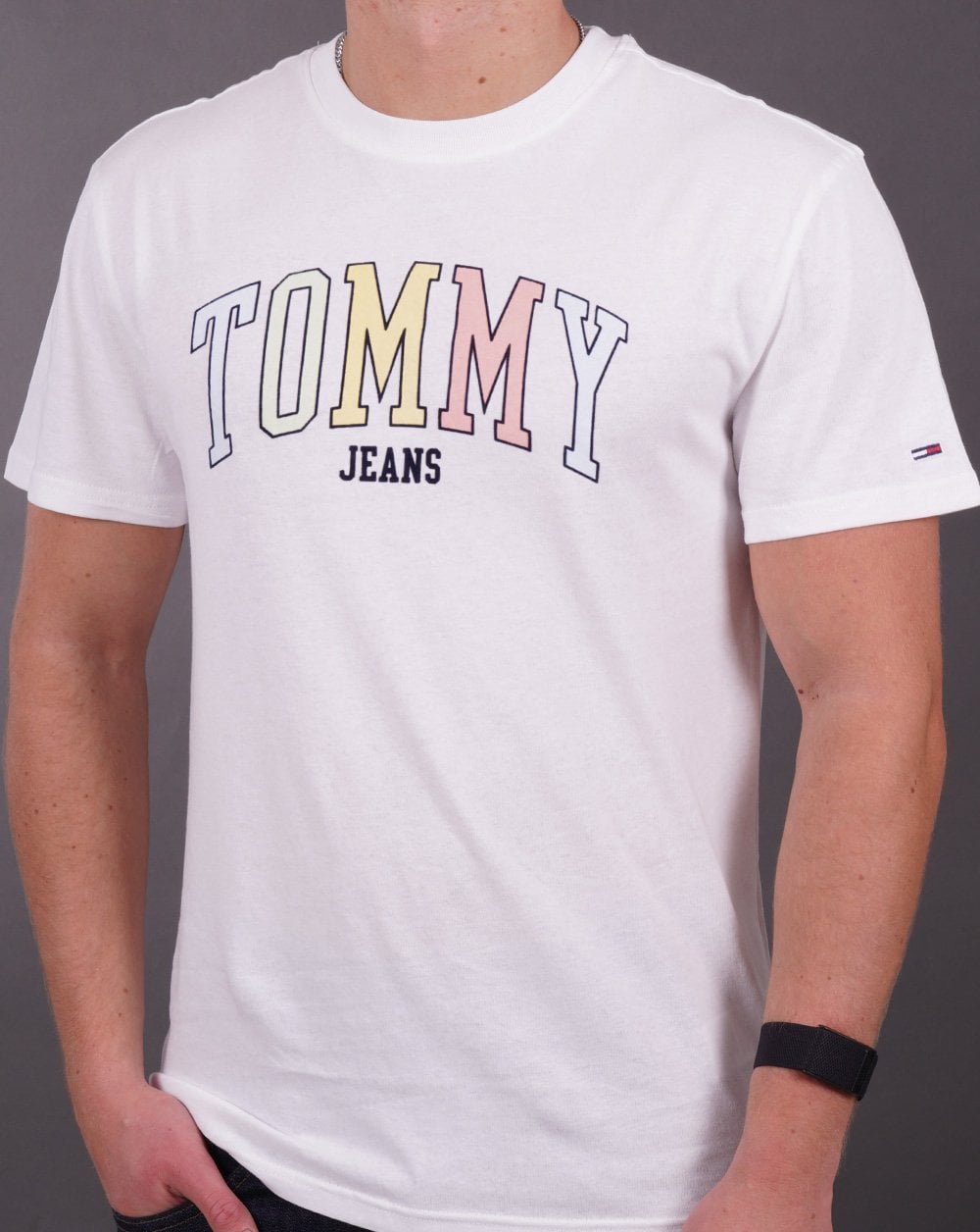 Tommy Jeans – Weißes T-Shirt mit College-Logo