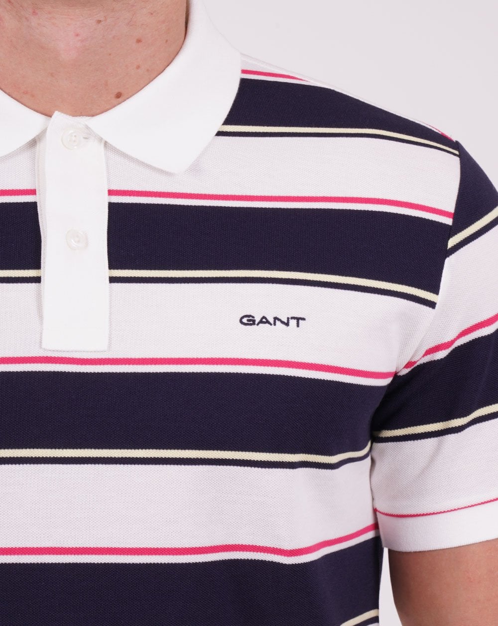 Gant – Piqué-Poloshirt mit mehreren Streifen in Weiß