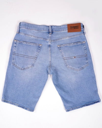 Tommy Jeans – Scanton – Verwaschene Shorts aus hellem Denim