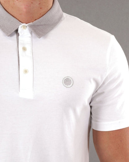 Pretty Green Poloshirt mit Fischgrätenmuster in Weiß