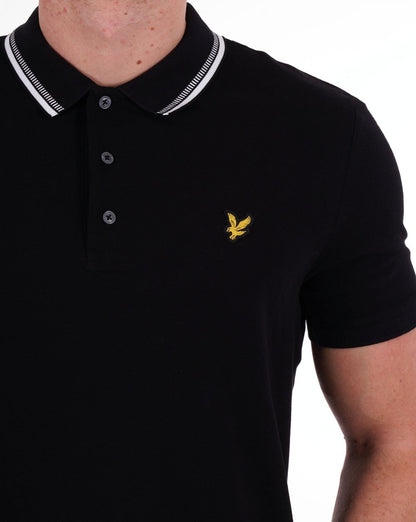 Lyle &amp; Scott – Dash – Poloshirt mit Streifen in Schwarz