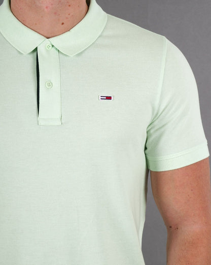 Tommy Jeans – Poloshirt mit Signatur-Knopfleiste, Minzgrün