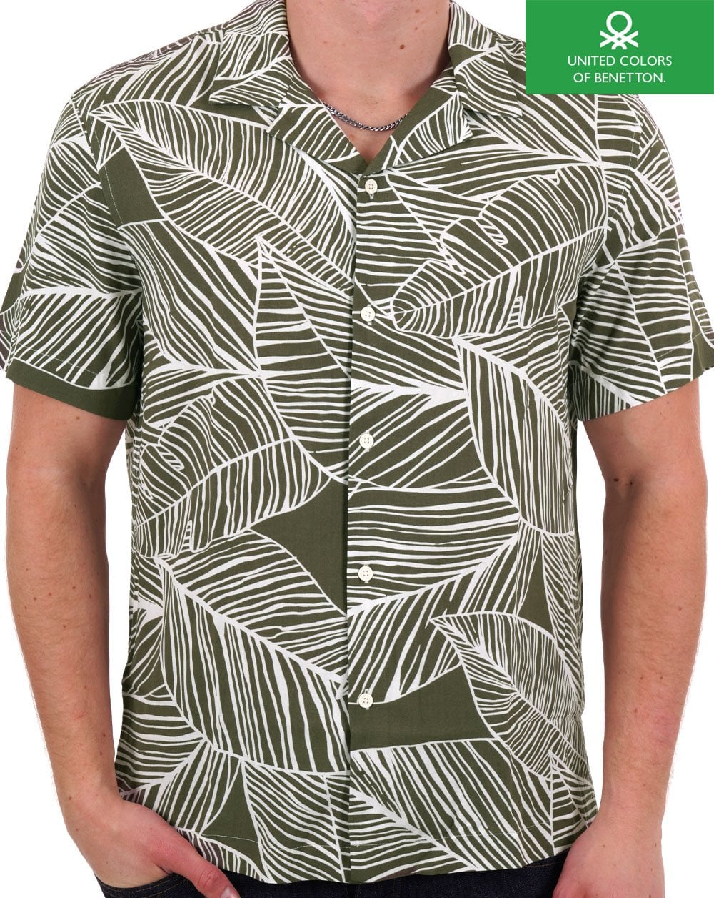 Benetton Kurzarm-Shirt mit Blatt-Print Olivgrün/Weiß