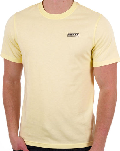Barbour International – T-Shirt mit kleinem Logo in Gelb