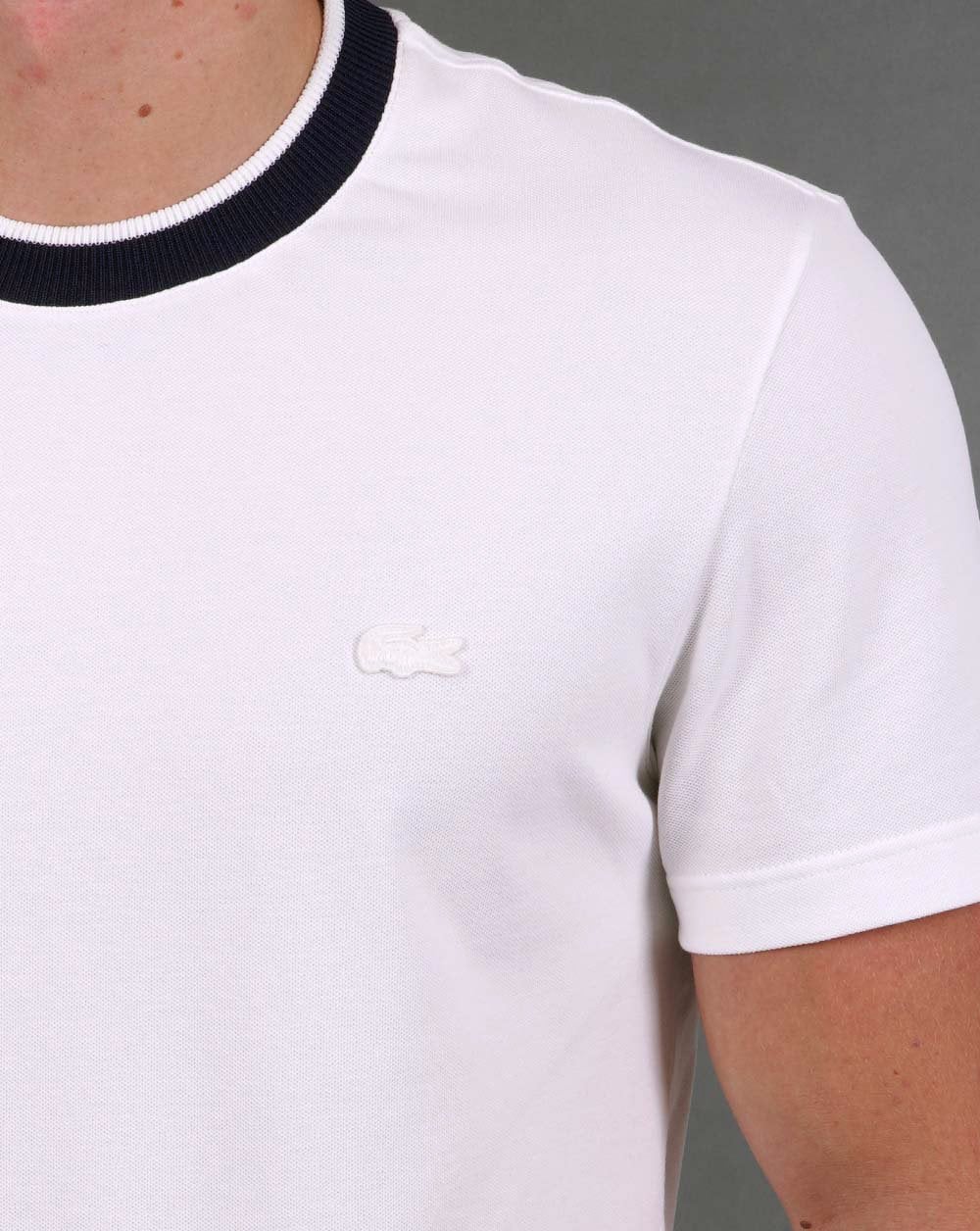 Lacoste Piqué-T-Shirt Off White/Marineblau