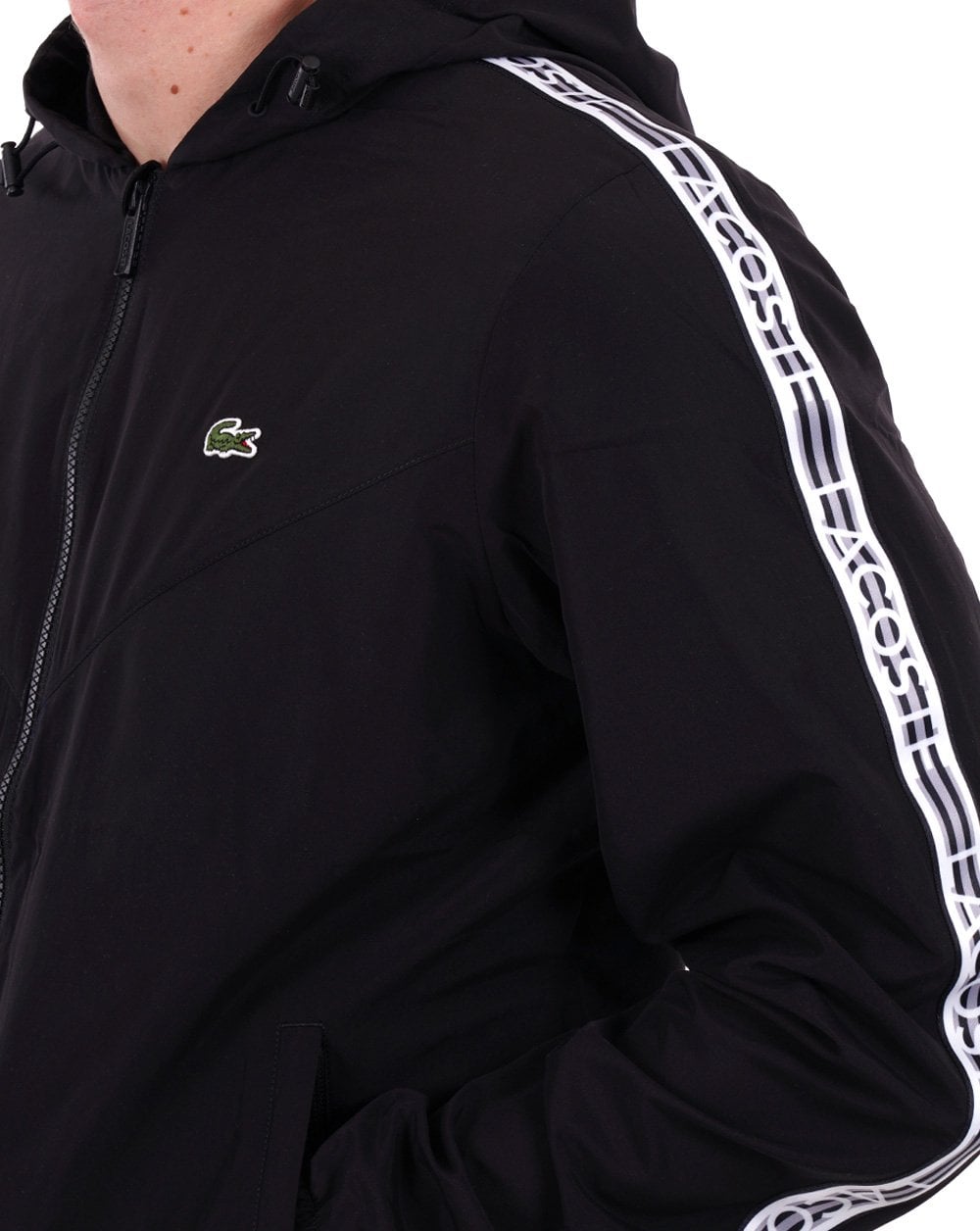Lacoste – Jacke mit Taping in Schwarz