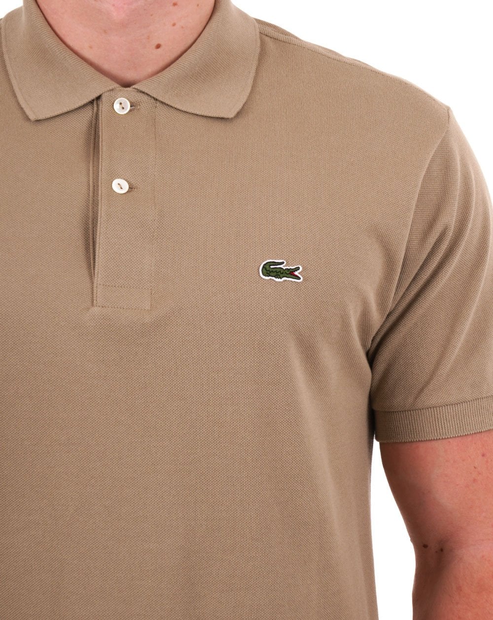 Lacoste – Klassisches Poloshirt in dunklem Sand
